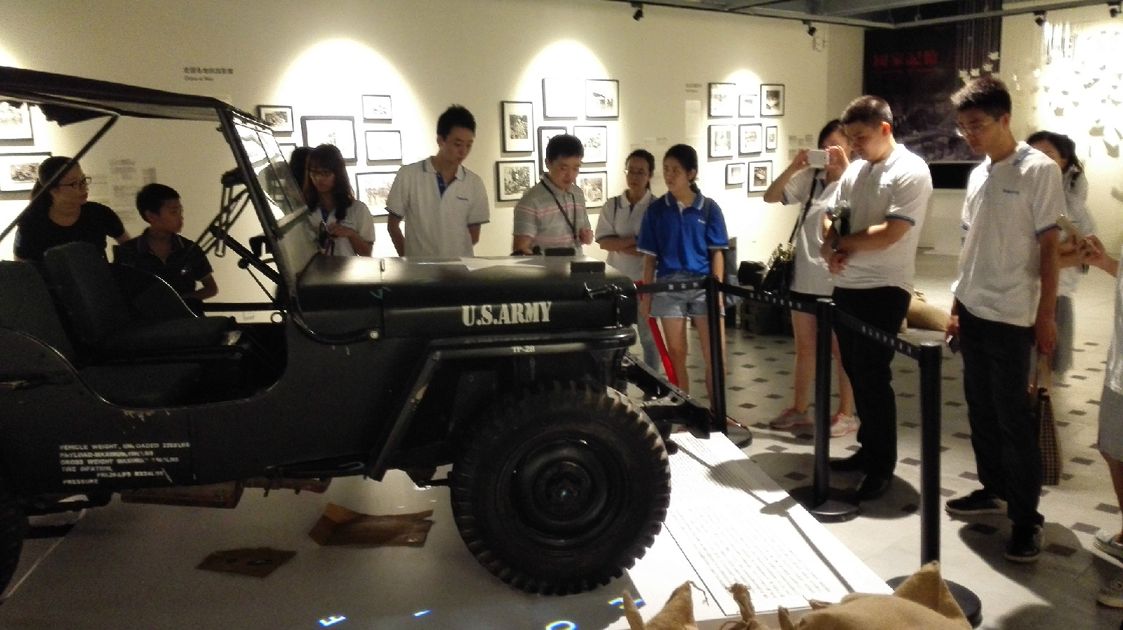 万众2.jpg 万众2.jpg